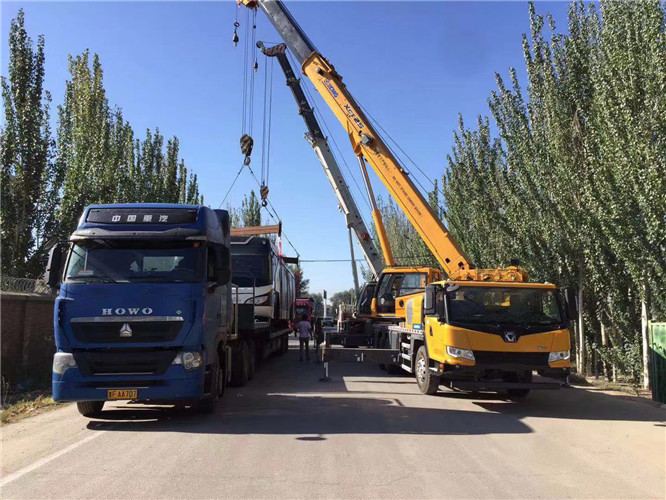 布拖县“省油又稳当”—— 吊车的 “智能节能” 技术